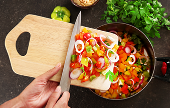 YOUR CHOPPING BOARD MIGHT SEEM CLEAN…